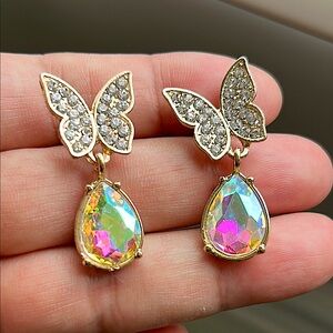 🖤NWOT💕SUPER PRETTY AB CRYSTAL BUTTERFLY 🦋 EARRINGS